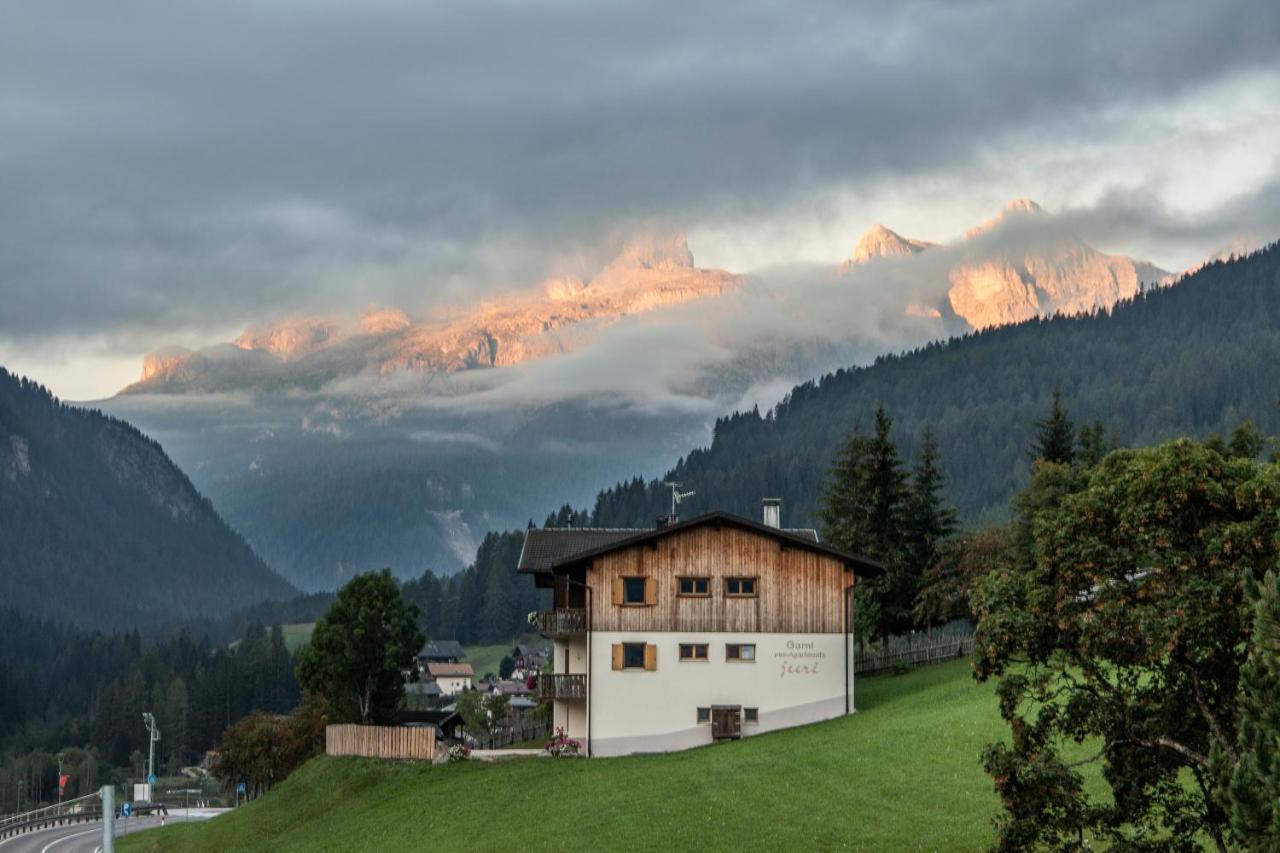 Garni Juri Panzió La Villa  Kültér fotó