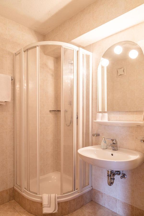Garni Juri Panzió La Villa  Kültér fotó