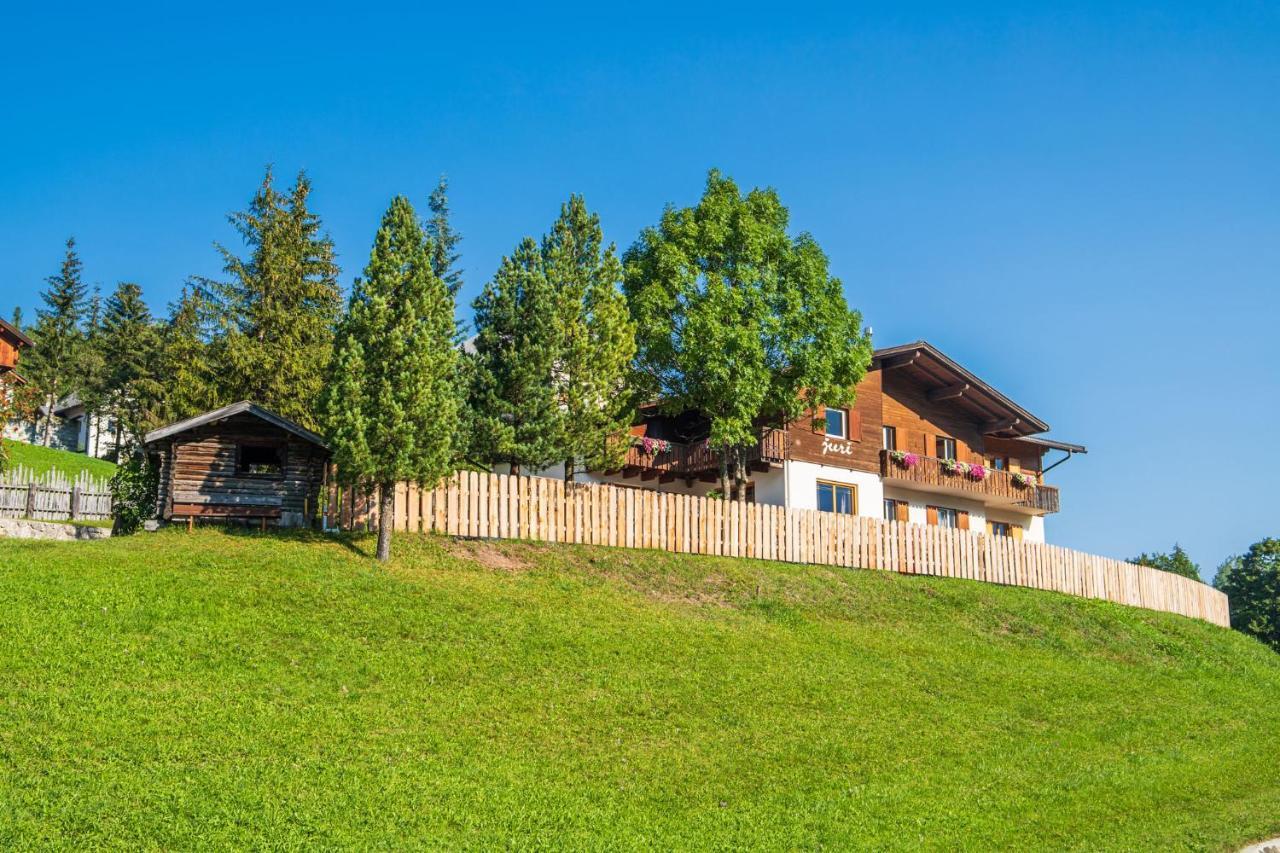 Garni Juri Panzió La Villa  Kültér fotó